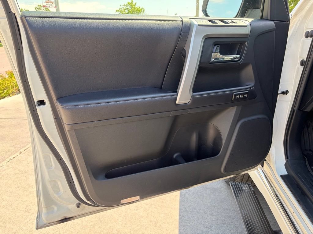 Used 2018 Toyota 4Runner Limited AWD/4WD image 13
