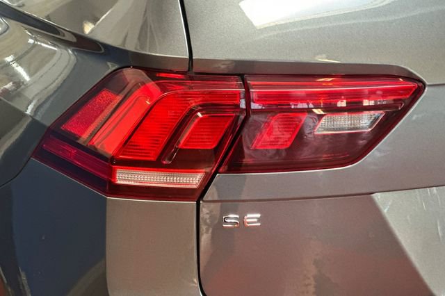 Certified 2024 Volkswagen Tiguan SE R-Line AWD/4WD image 35