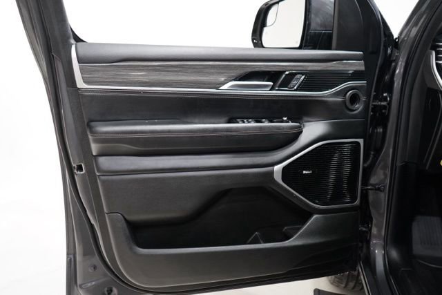 Used 2022 Jeep Wagoneer Series III w/ Premium Group I image 19