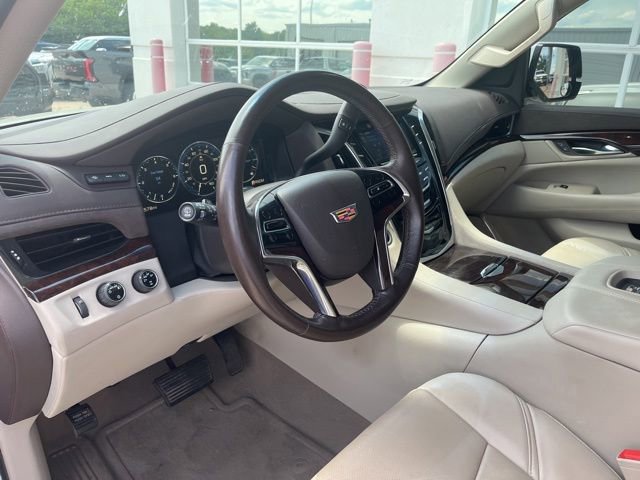 Used 2015 Cadillac Escalade Luxury AWD/4WD image 10