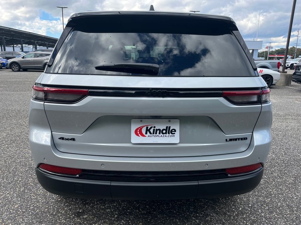 New 2025 Jeep Grand Cherokee Limited w/ Black Appearance Package image 24