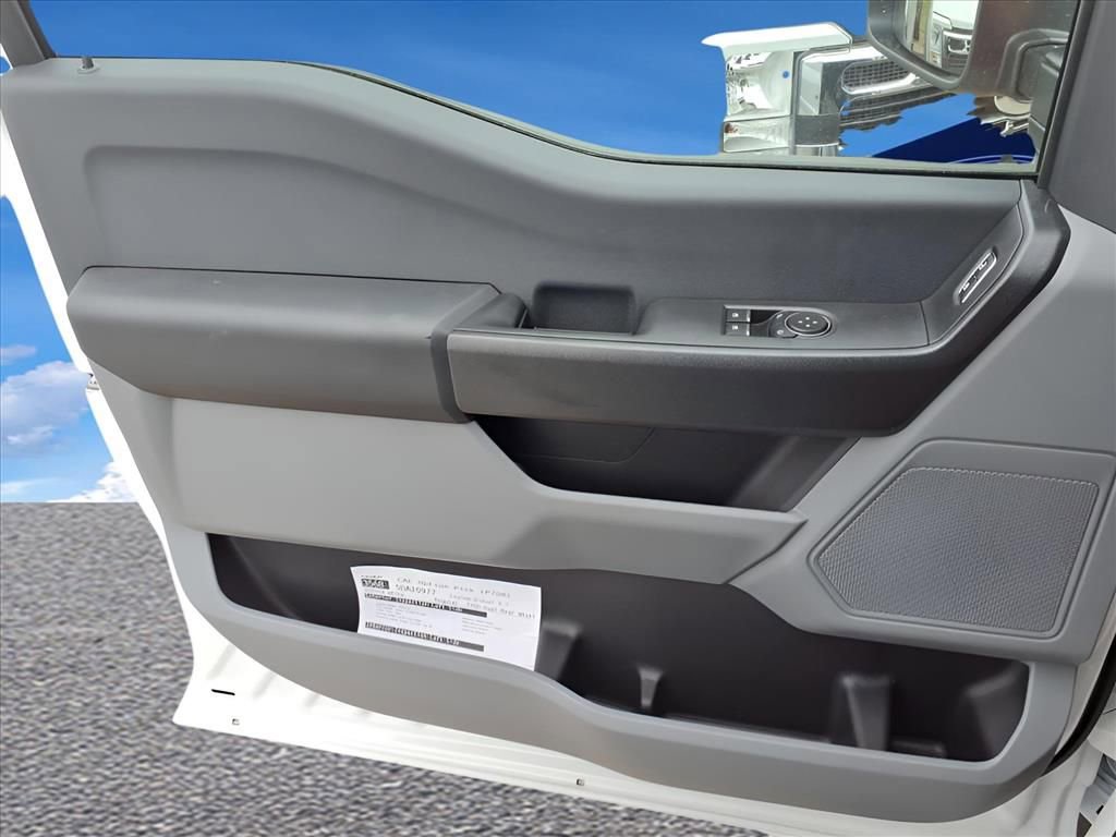 New 2025 Ford F550 2WD Regular Cab Super Duty image 12