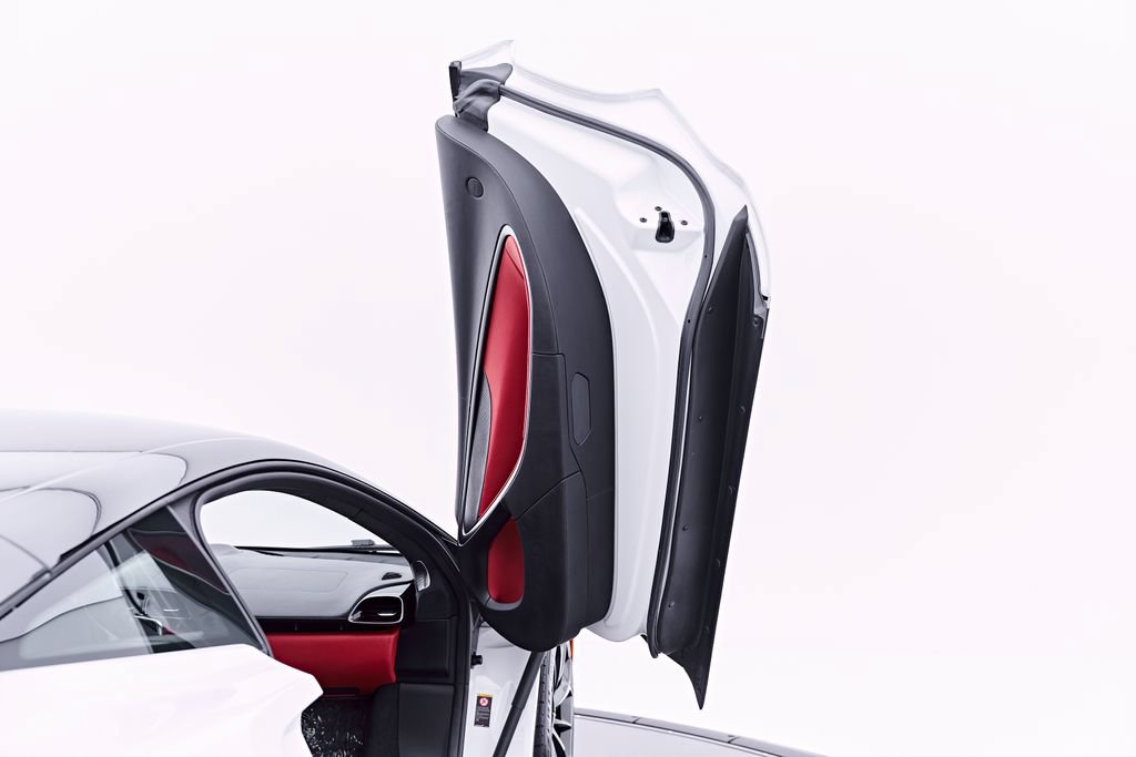 Used 2024 McLaren Artura RWD image 44