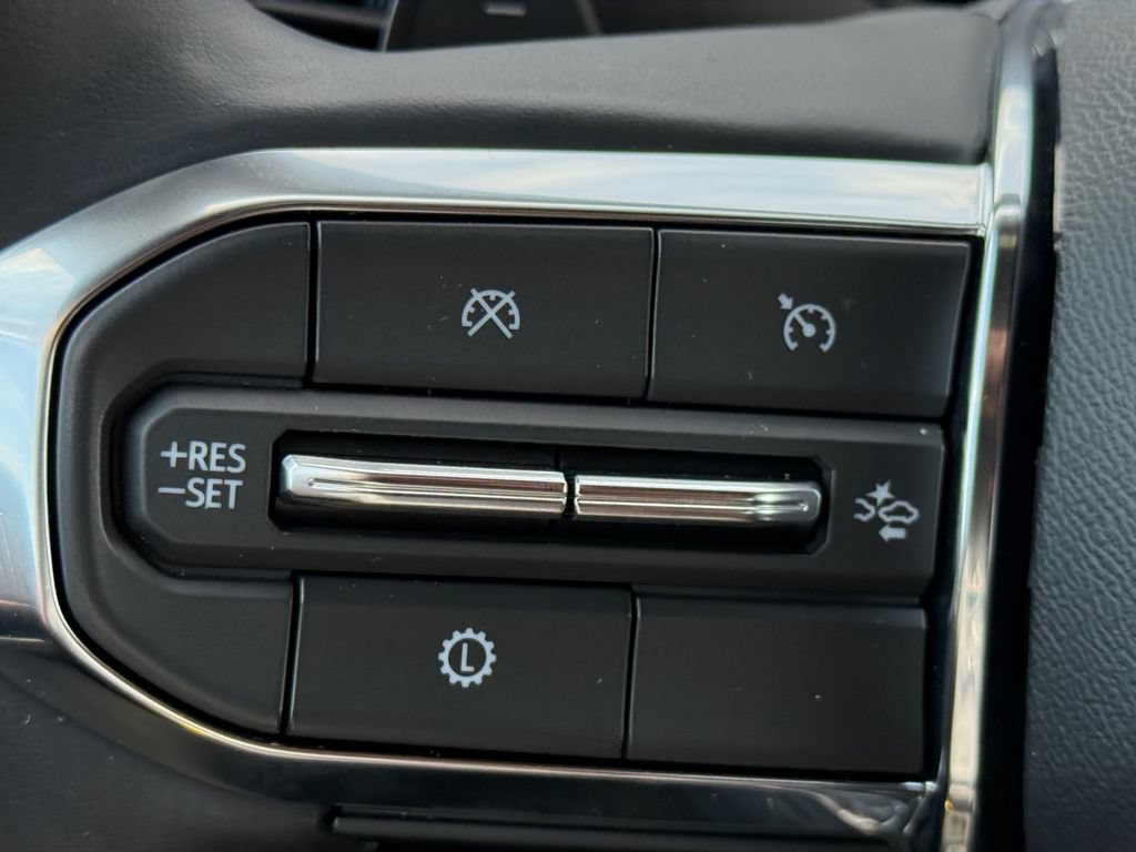 Used 2025 GMC Acadia Elevation FWD image 21