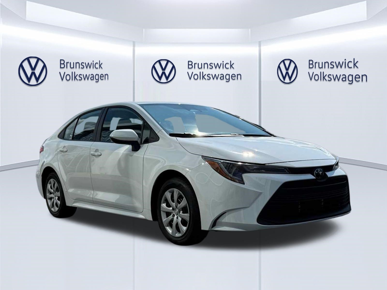 Certified 2024 Toyota Corolla LE FWD image 3