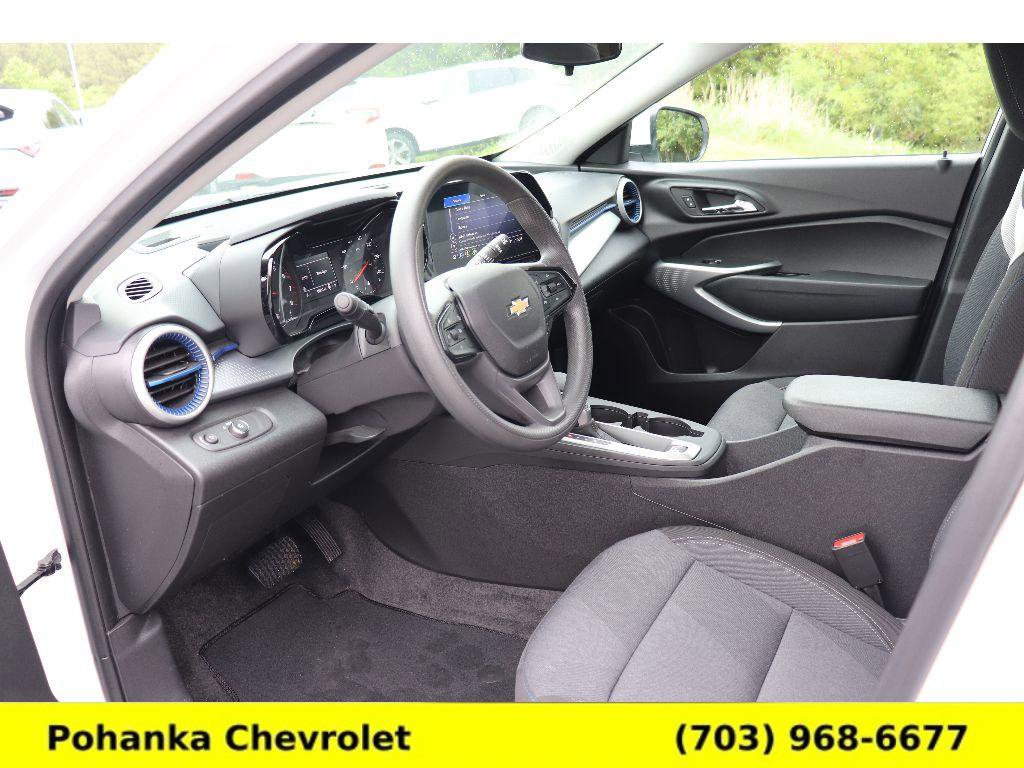 Used 2024 Chevrolet Trax LS w/ LS Convenience Package FWD image 23