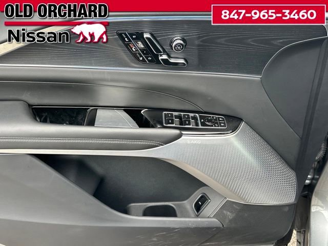 Used 2024 Cadillac Lyriq Luxury AWD/4WD image 8