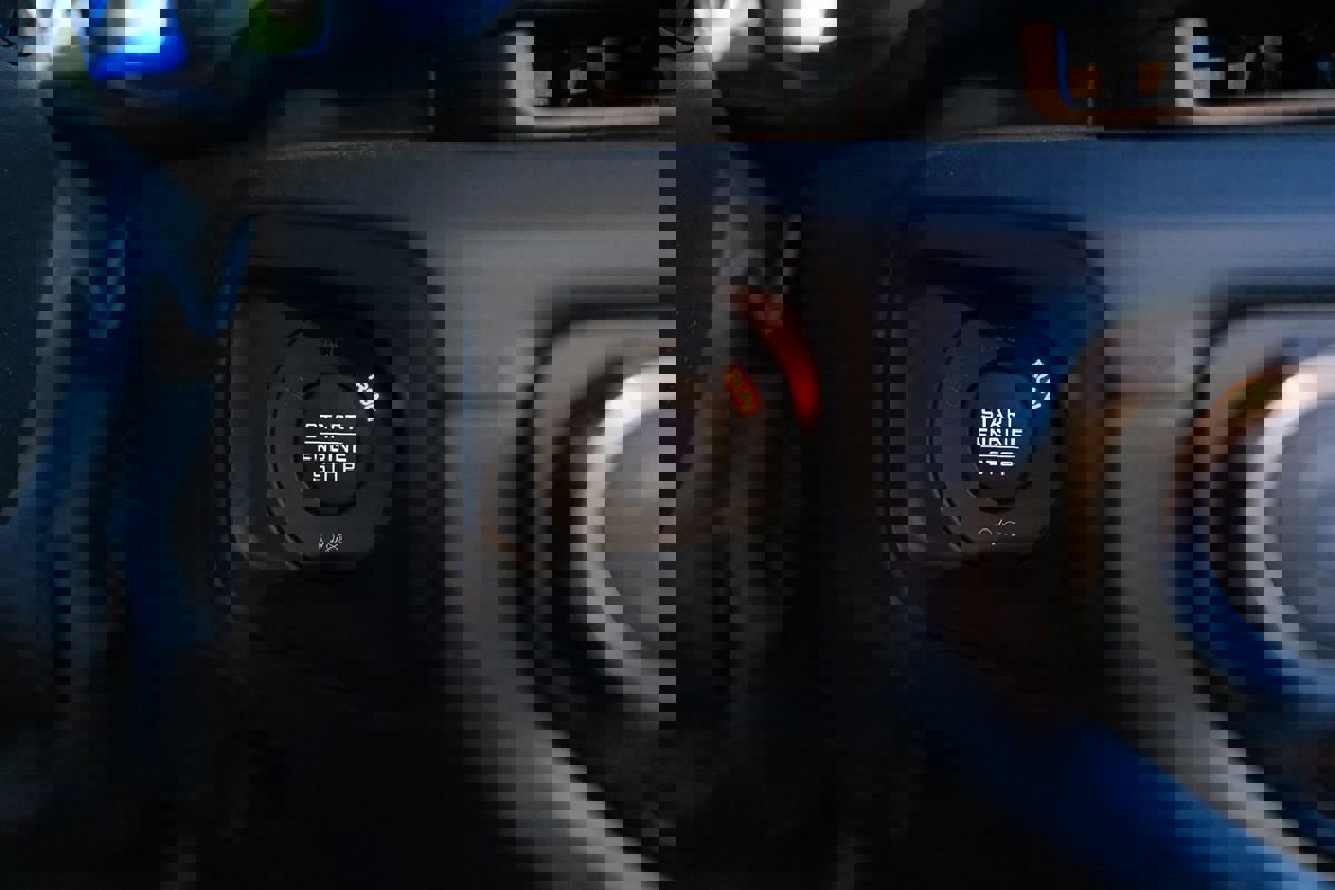 Used 2025 Jeep Wrangler Sahara w/ Safety Group image 25