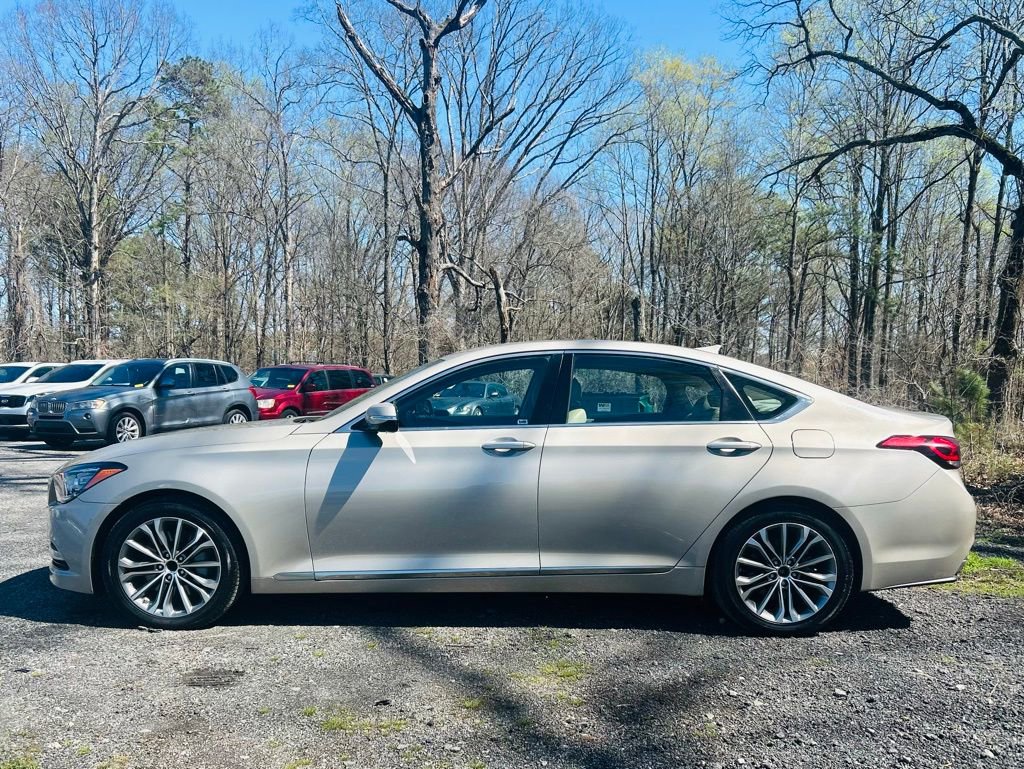 Used 2015 Hyundai Genesis 3.8 image 3