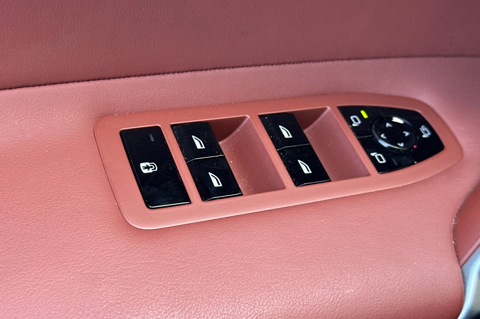 Used 2025 BMW iX M60 image 13