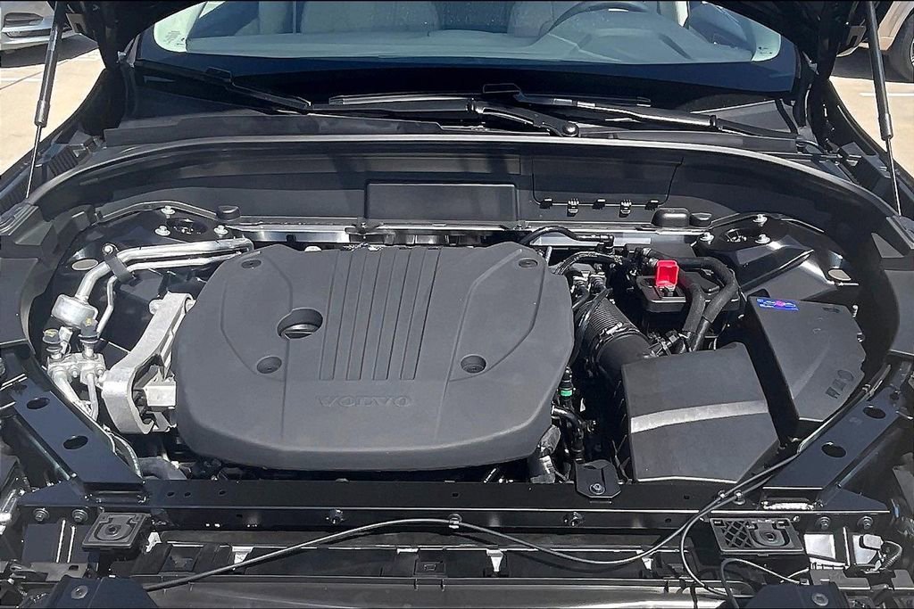 New 2025 Volvo XC60 B5 Plus w/ Protection Package Premier image 24