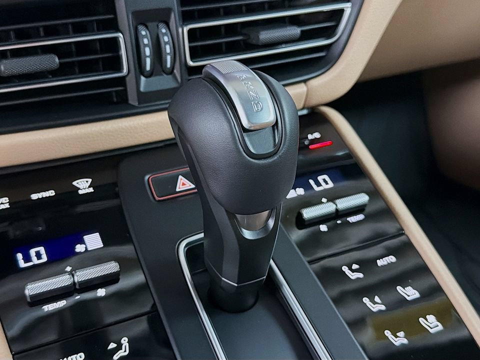 New 2026 Porsche Macan AWD/4WD image 19