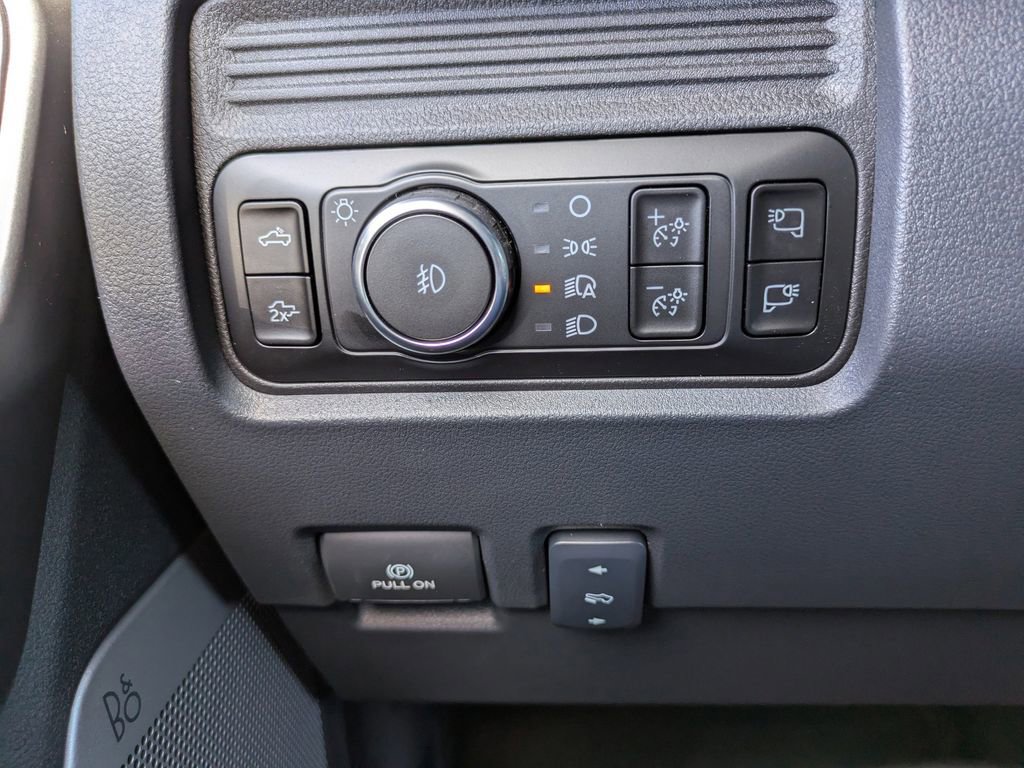 New 2026 Ford F350 Lariat w/ Black Appearance Package image 29