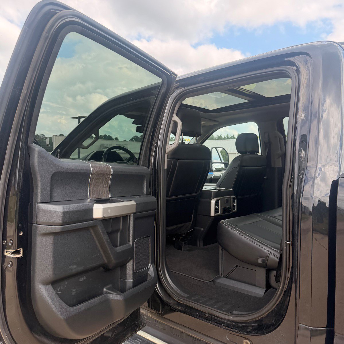 Used 2021 Ford F250 Lariat w/ Chrome Package AWD/4WD image 21