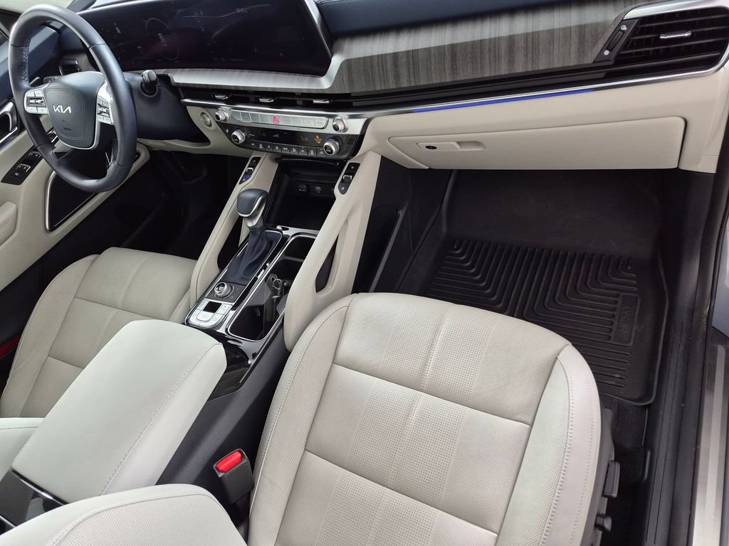 Used 2025 Kia Telluride SX w/ SX Captain's Chair Package AWD/4WD image 30