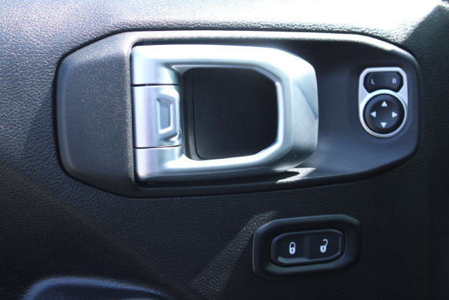 Used 2023 Jeep Wrangler Unlimited Sport AWD/4WD image 13