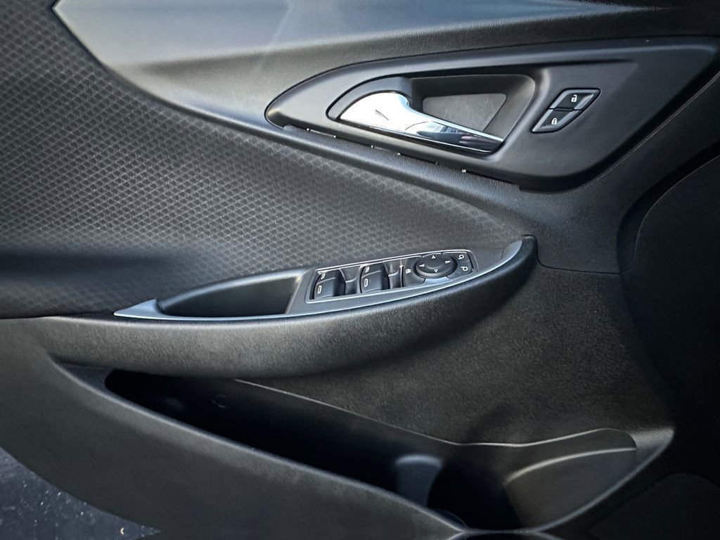 Used 2024 Chevrolet Malibu LT image 11