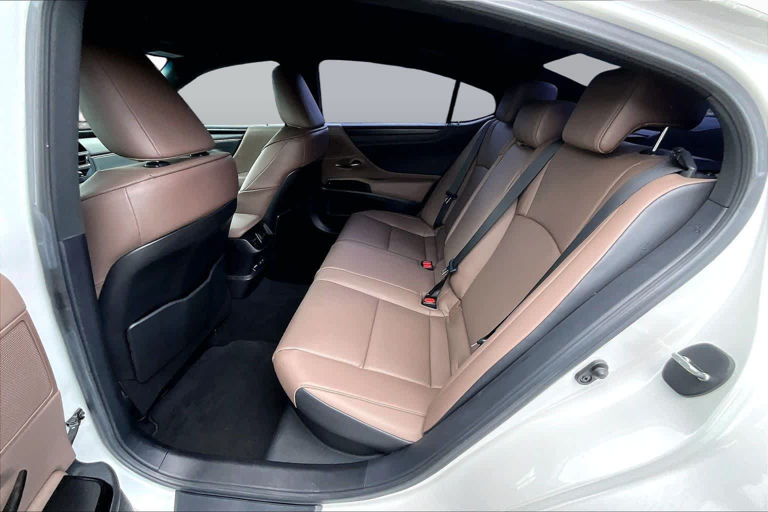 Used 2025 Lexus ES 300h w/ Premium Package FWD image 20