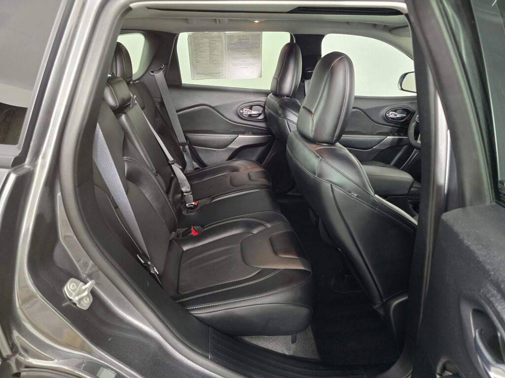 Used 2022 Jeep Cherokee Limited image 37