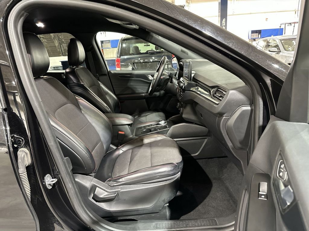 Used 2024 Ford Escape ST-Line image 24
