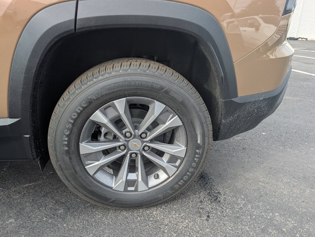 New 2027 Chevrolet Equinox LT w/ Convenience Package II FWD image 22