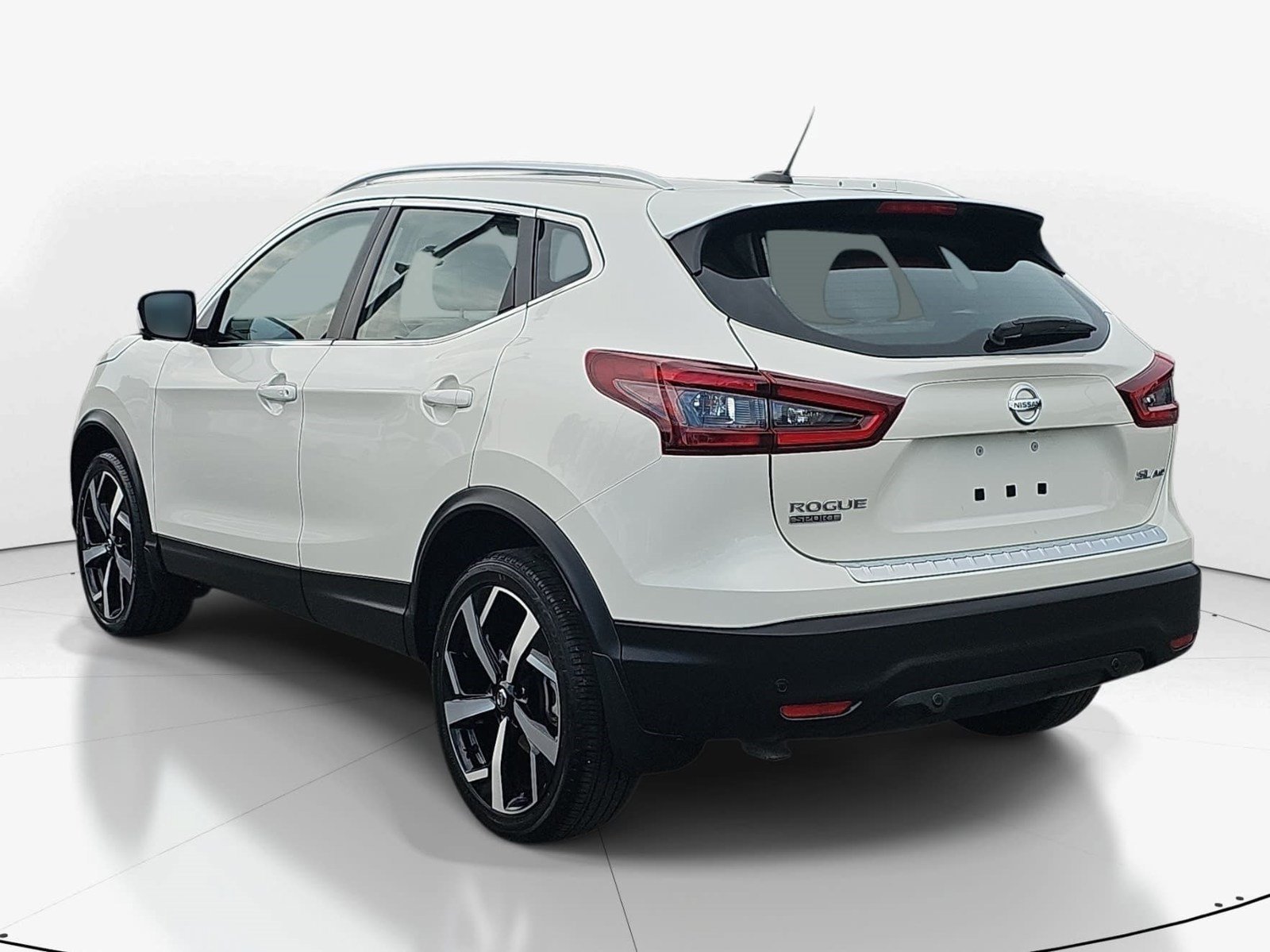 Used 2022 Nissan Rogue Sport SL AWD/4WD image 6