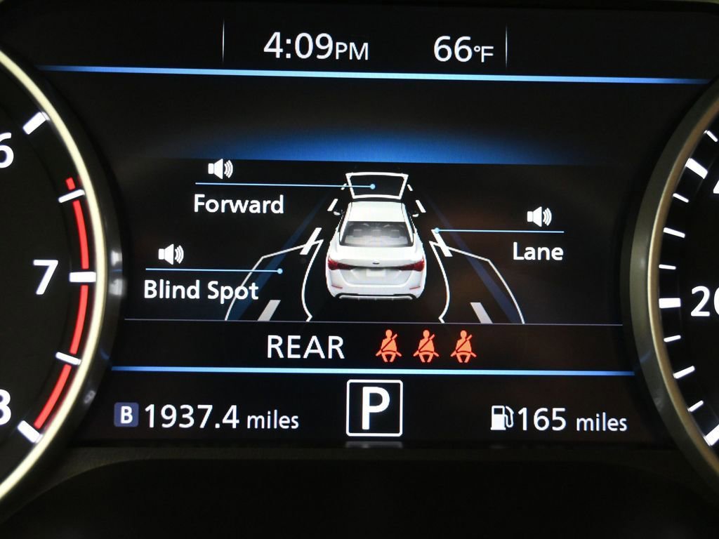 Used 2024 Nissan Sentra SV w/ SV Premium Package FWD image 16