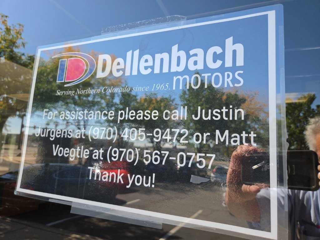 Used 2015 Chrysler Town & Country Touring FWD image 23