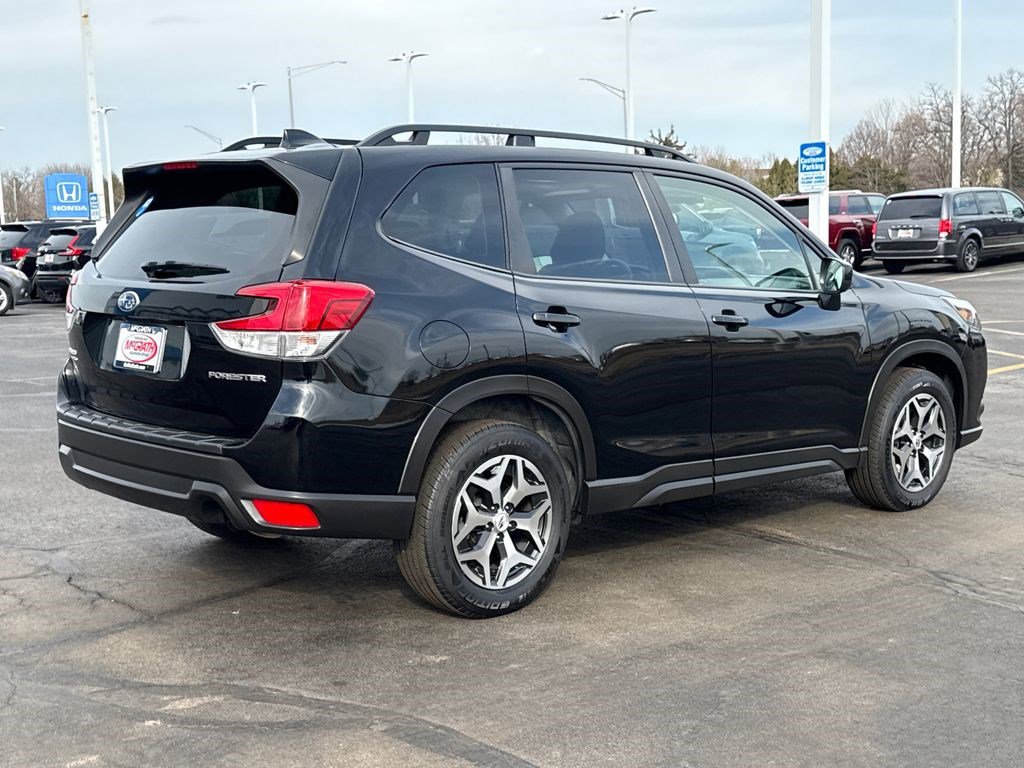 Used 2022 Subaru Forester Premium image 11