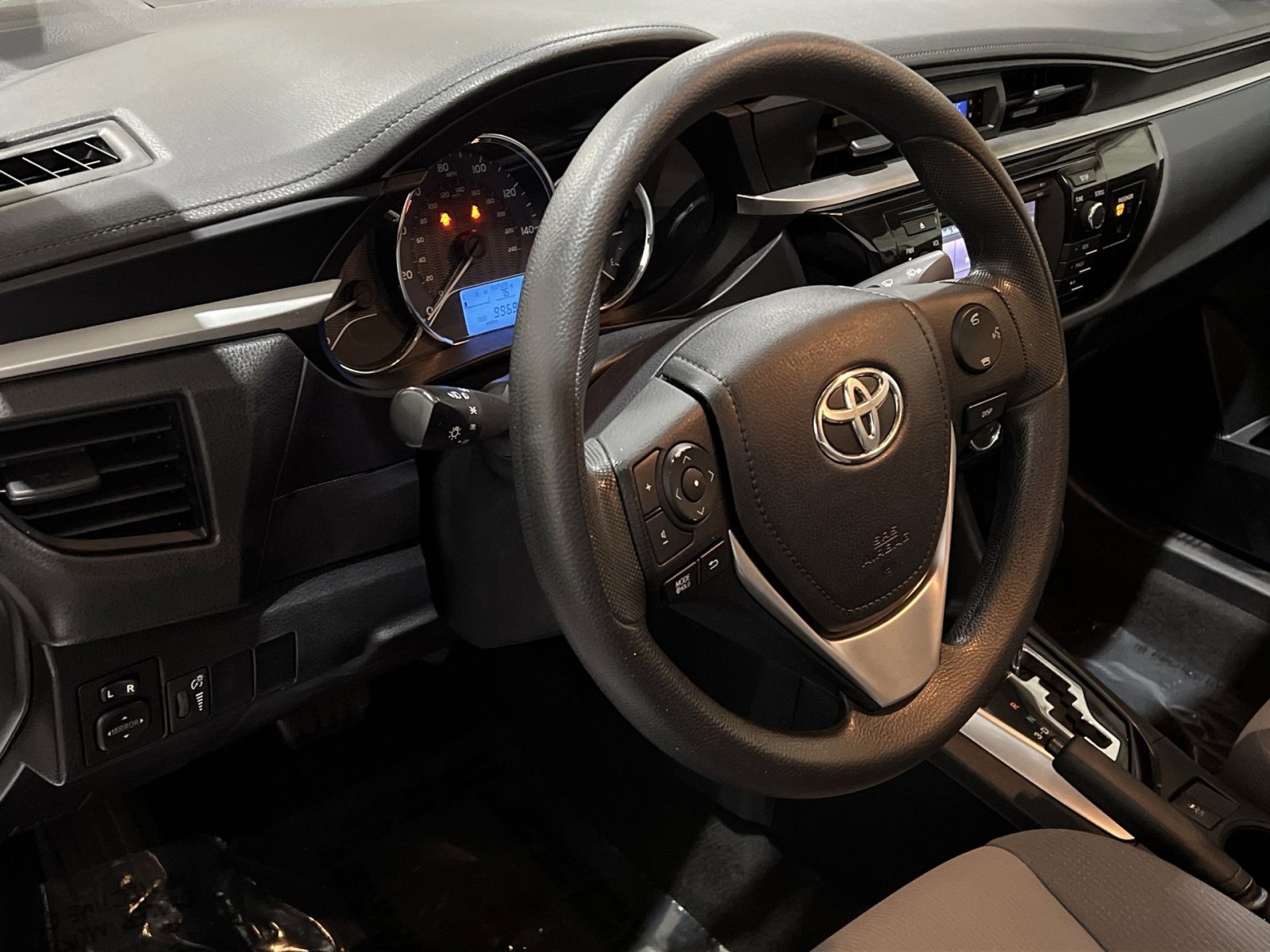 Used 2016 Toyota Corolla L FWD image 21