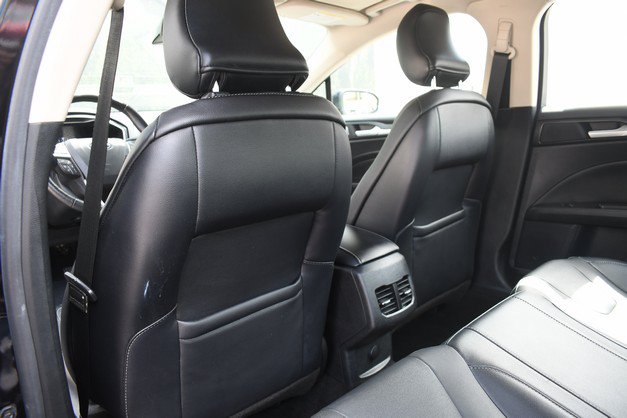 Used 2019 Ford Fusion Energi Titanium FWD image 22