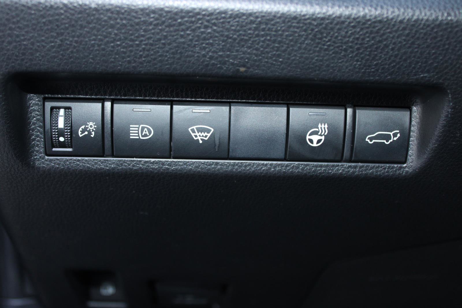 Used 2021 Toyota RAV4 AWD Hybrid image 15