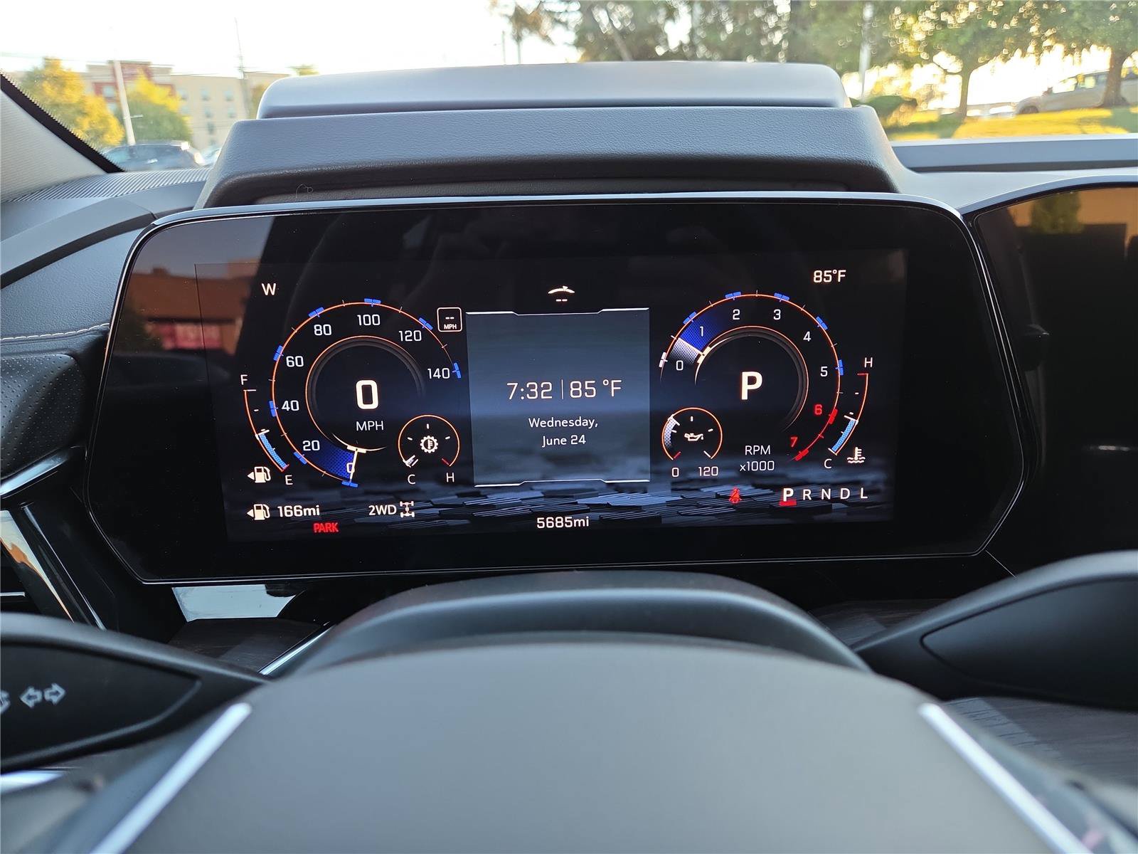 Used 2025 Chevrolet Suburban Premier AWD/4WD image 19