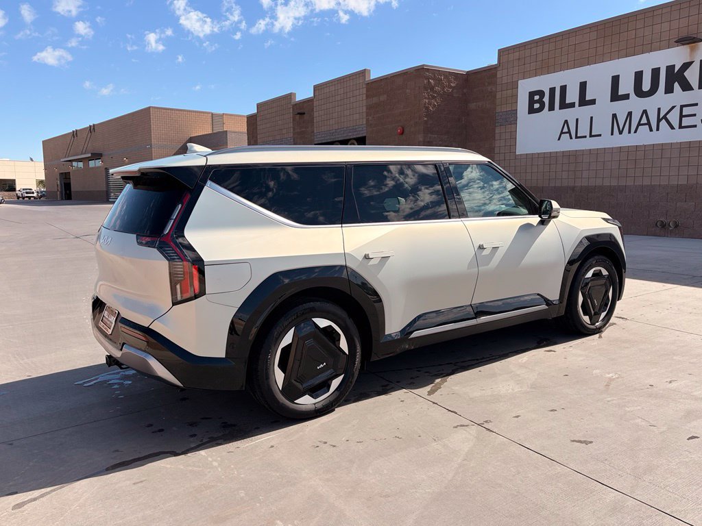 Used 2024 Kia EV9 Land AWD/4WD image 7