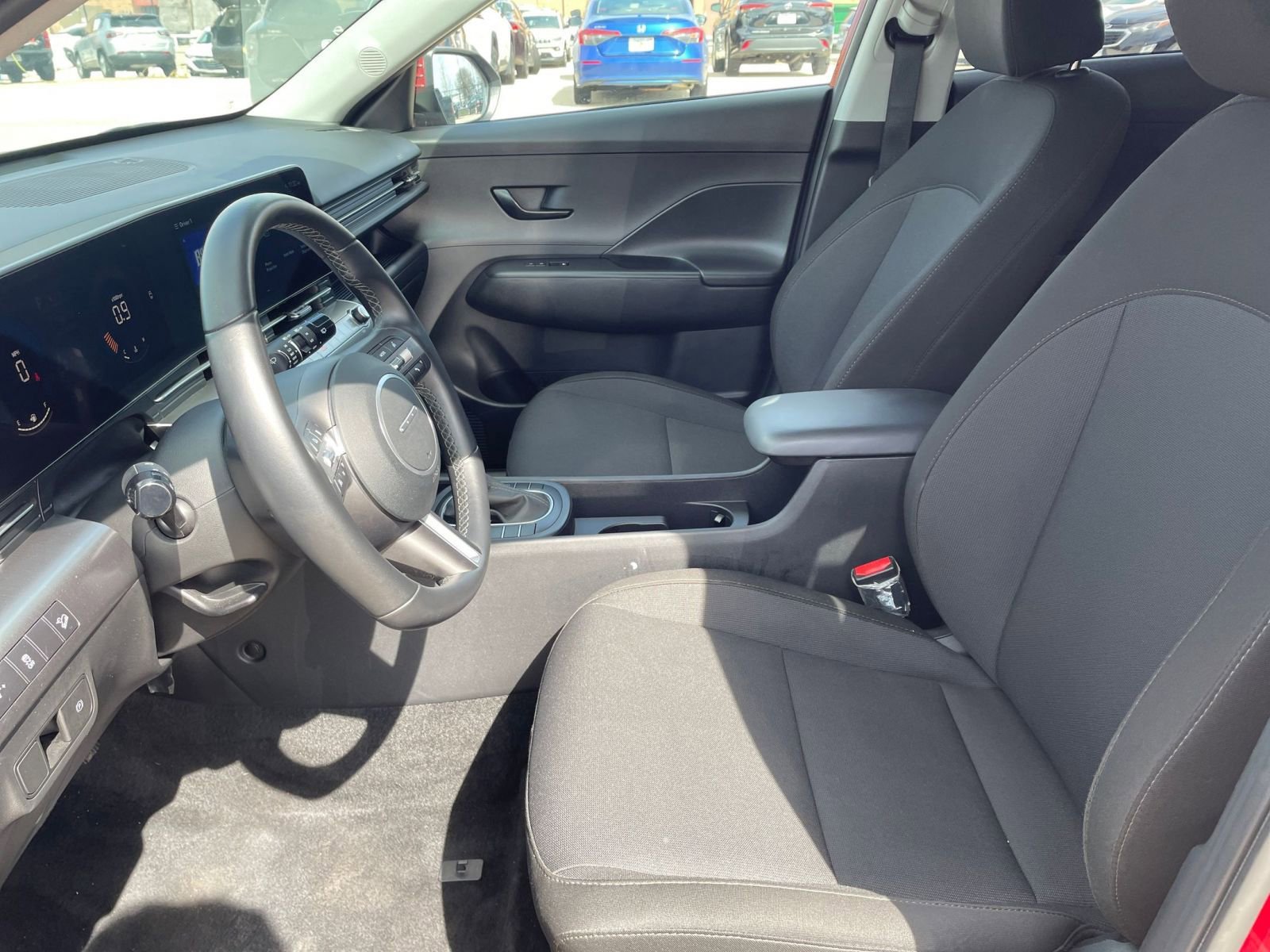 Used 2025 Hyundai Kona SEL image 28