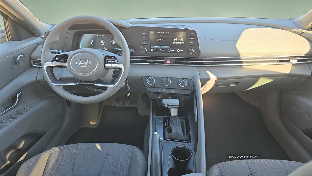 New 2026 Hyundai Elantra SE w/ Cargo Package FWD image 18