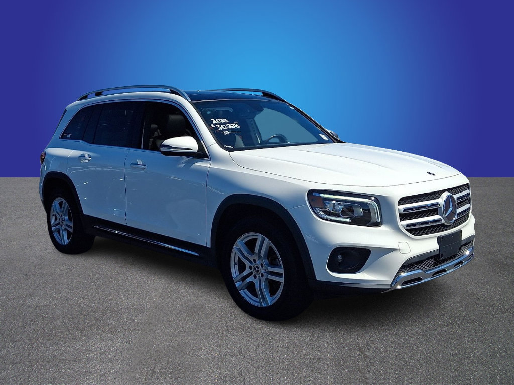 Used 2023 Mercedes-Benz GLB 250 4MATIC w/ Premium Package image 3