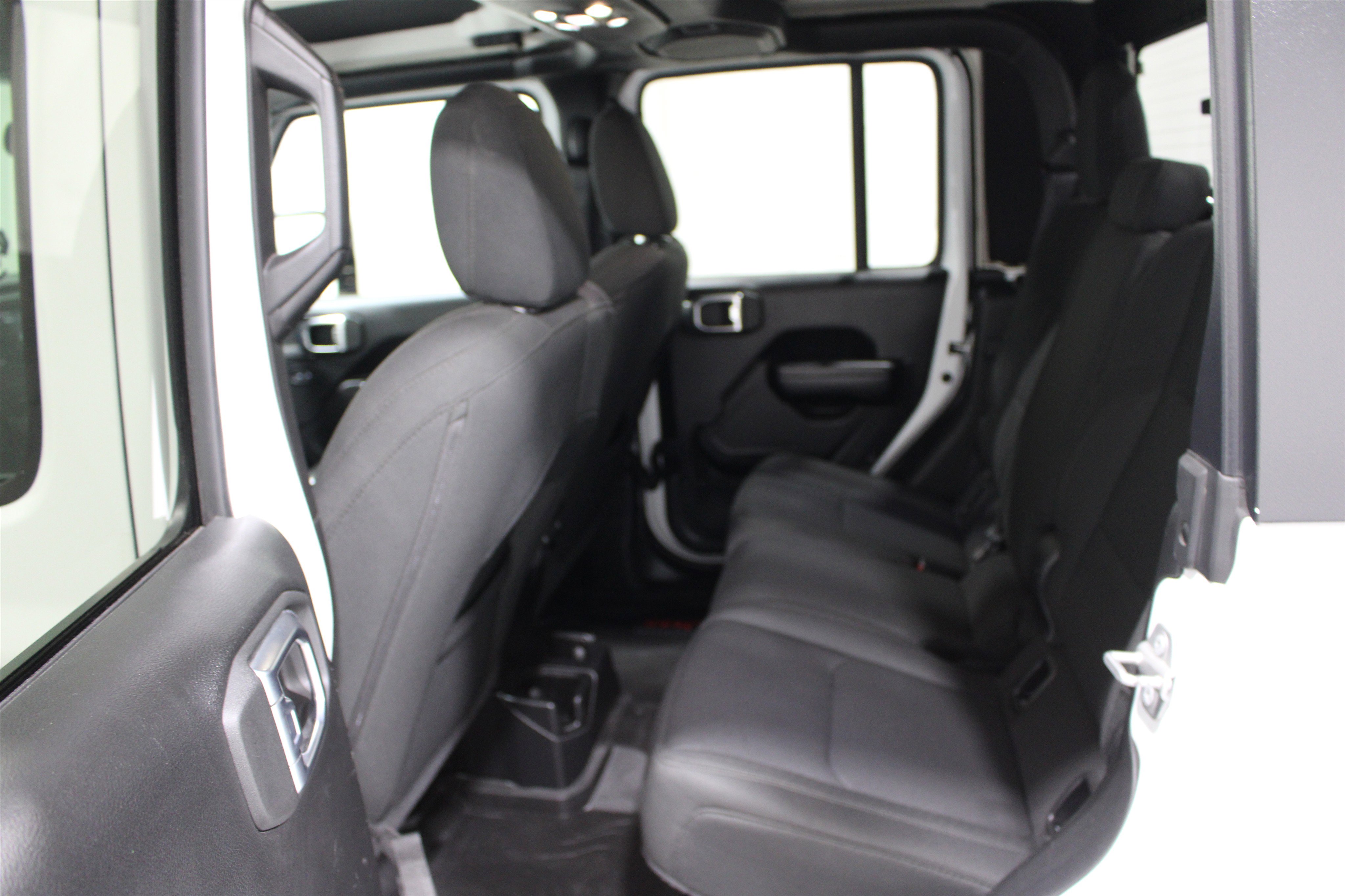 Used 2021 Jeep Gladiator Sport AWD/4WD image 19