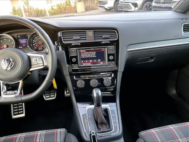 Used 2021 Volkswagen Golf 4-Door FWD image 15