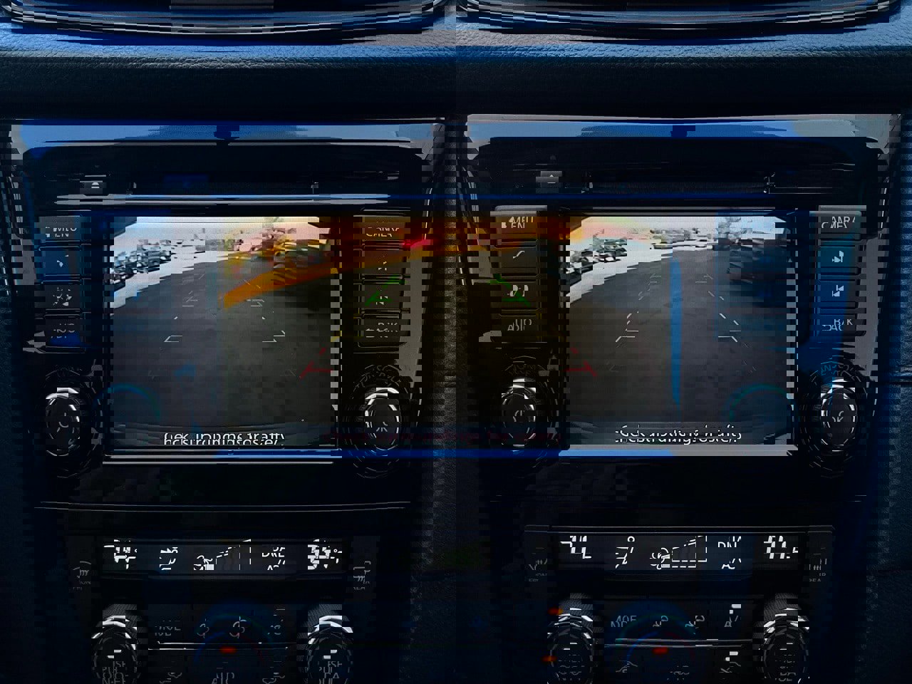 Used 2018 Nissan Rogue SV image 30