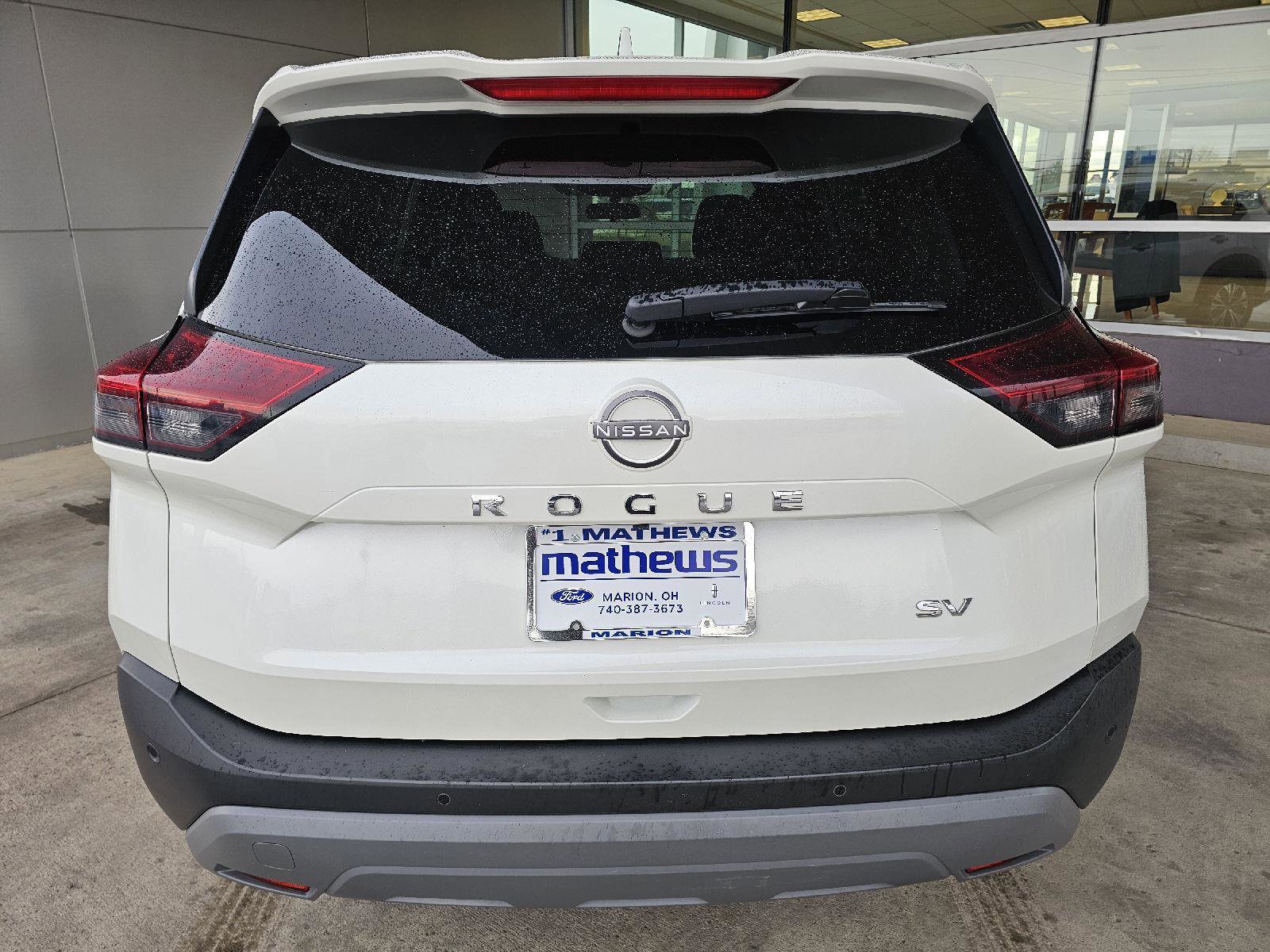 Used 2023 Nissan Rogue SV image 4