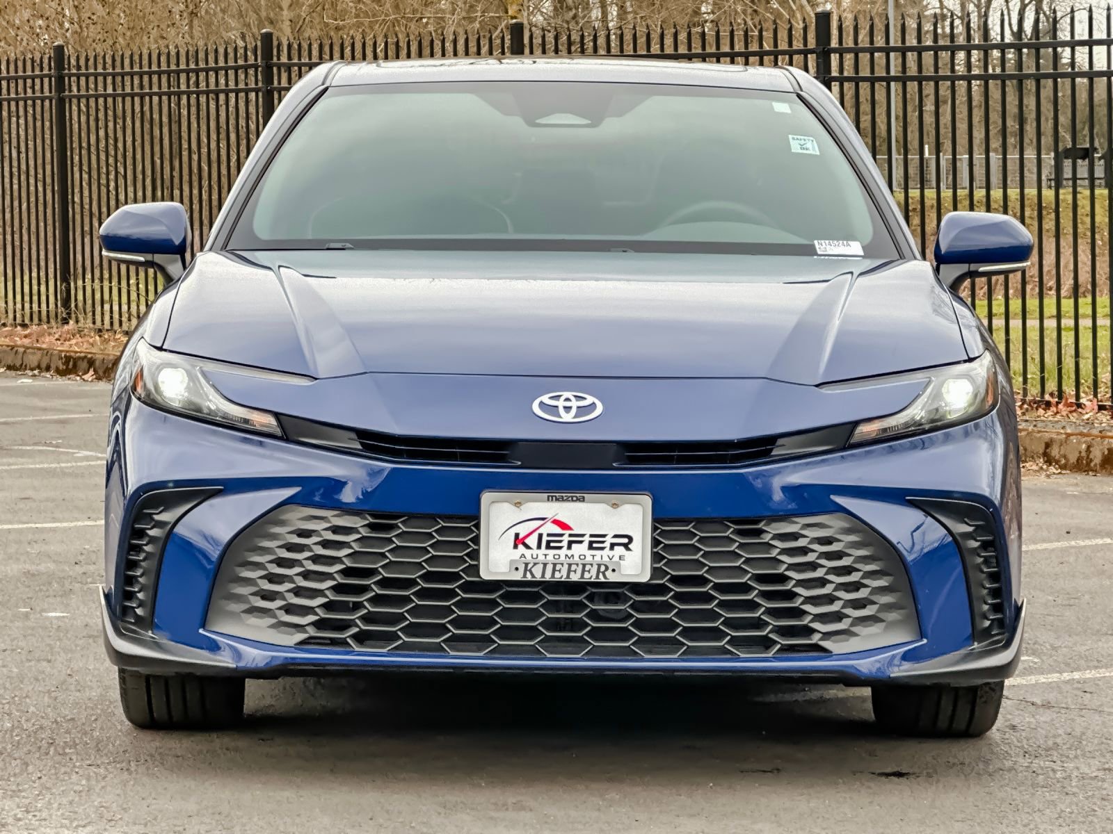 Used 2025 Toyota Camry SE w/ Multimedia Upgrade Package image 8