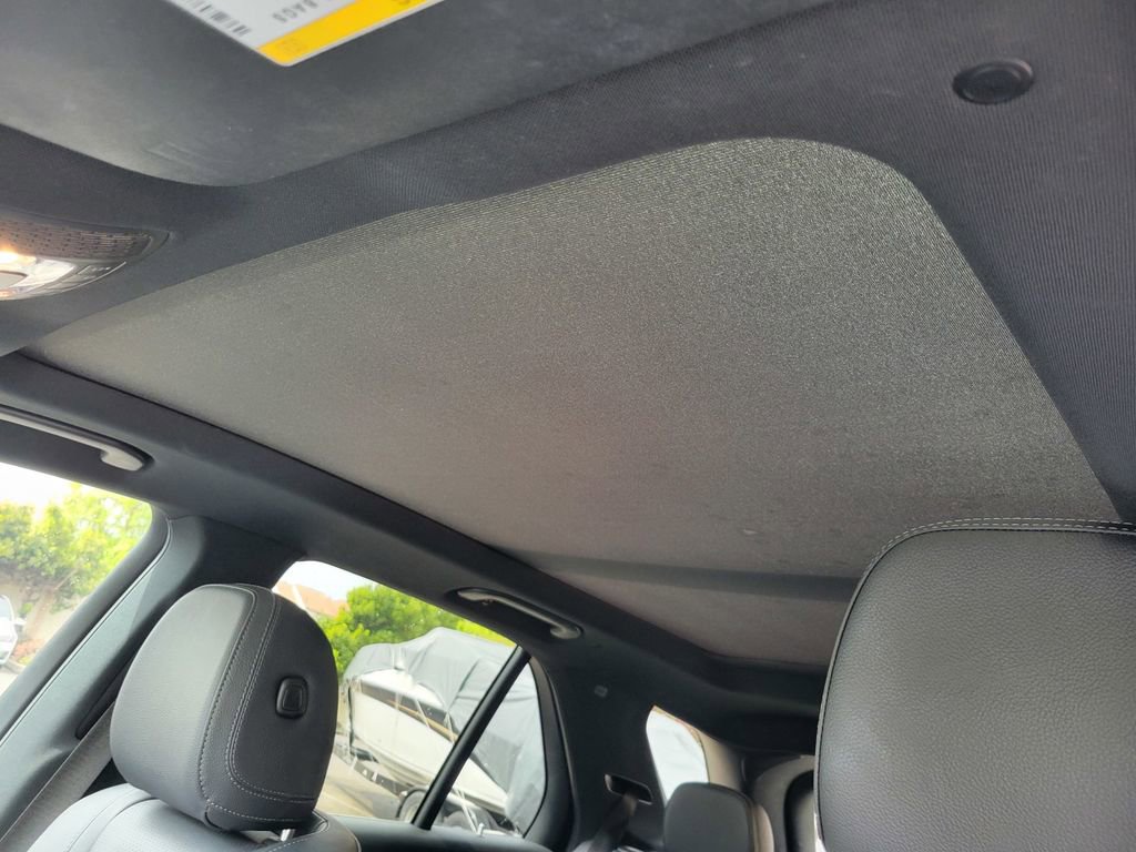 Used 2022 Mercedes-Benz GLE 350 w/ Premium Package image 11