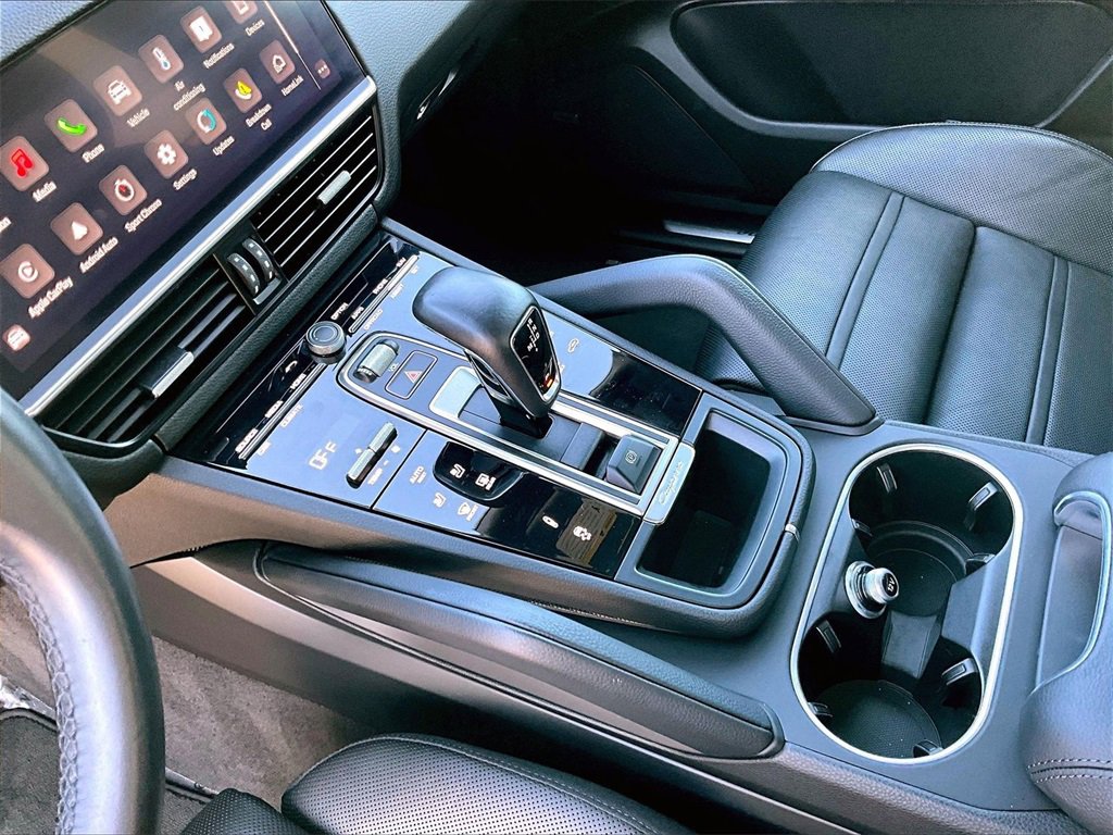 Used 2022 Porsche Cayenne image 17