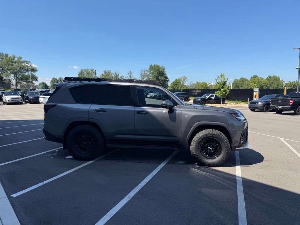 Used 2025 Lexus LX 600 F Sport w/ Accessory Package (2T) AWD/4WD image 7
