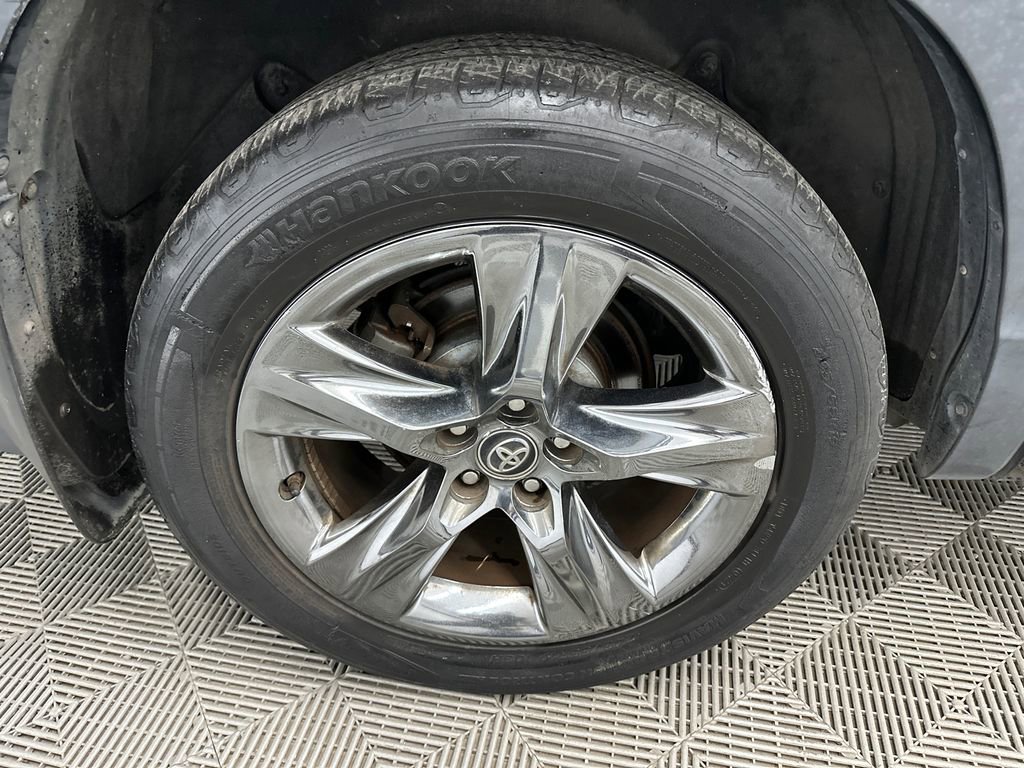 Used 2018 Toyota Highlander Limited Platinum AWD/4WD image 17