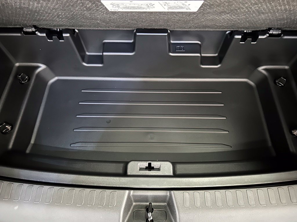 New 2027 Chevrolet Traverse RS w/ LPO, Floor Liner Package AWD/4WD image 19