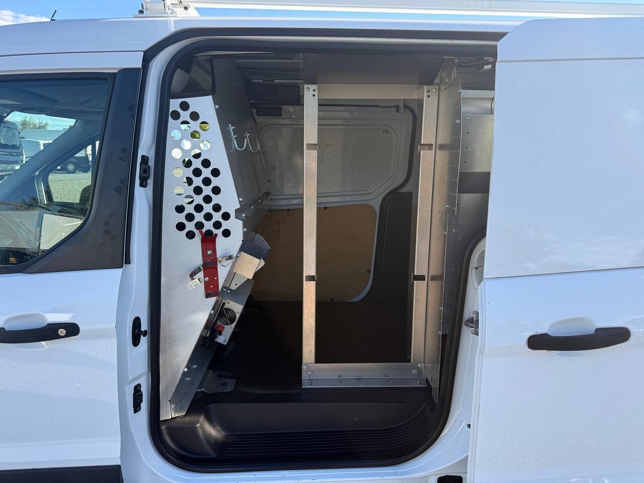 Used 2015 Ford Transit Connect XL FWD image 28