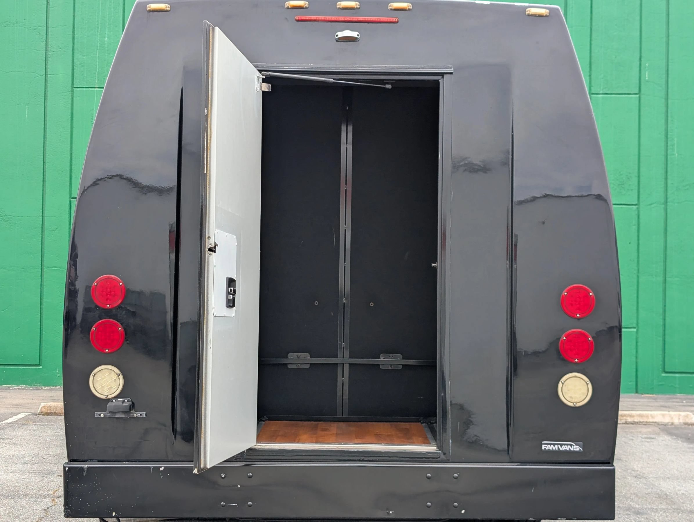 Used 2012 Ford E-350 and Econoline 350 Super Duty w/ Shuttle Bus Prep Pkg RWD image 9