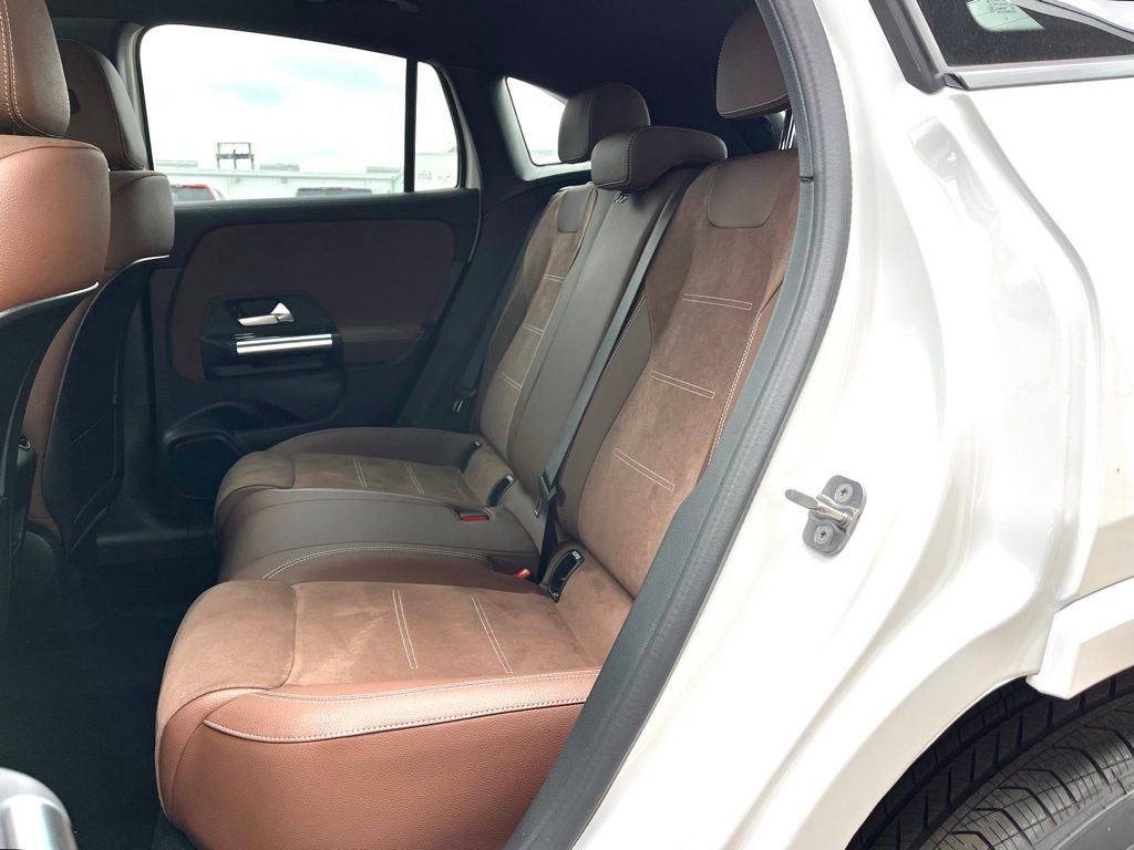 Certified 2025 Mercedes-Benz GLA 250 4MATIC image 3